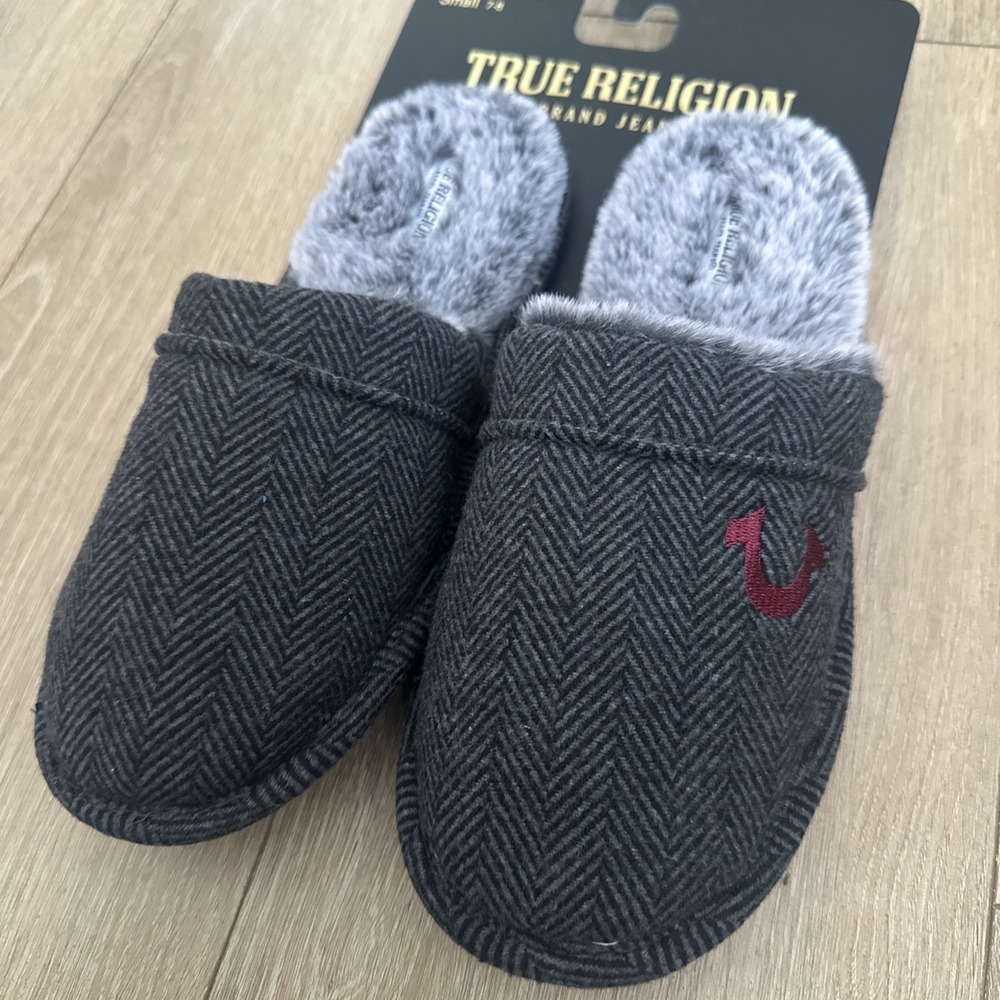 True Religion Mens Grey Red Logo Fur Lined Slippers House Shoes S 7-8 NEW